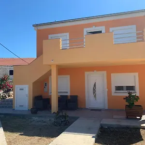 Petra Apartment Olib